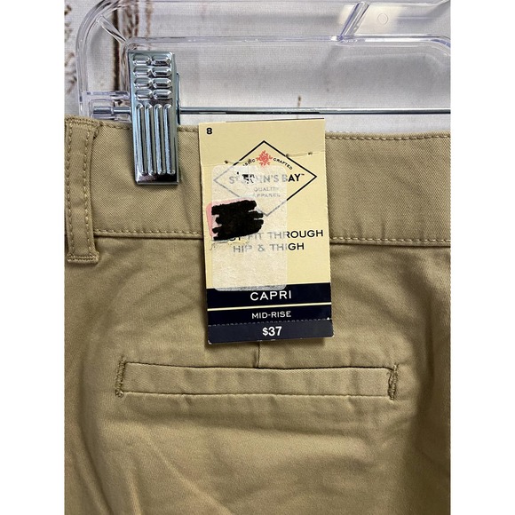 NWT St. Johns Bay Medium Khaki Slimming Women's Capris - Picture 4 of 7
